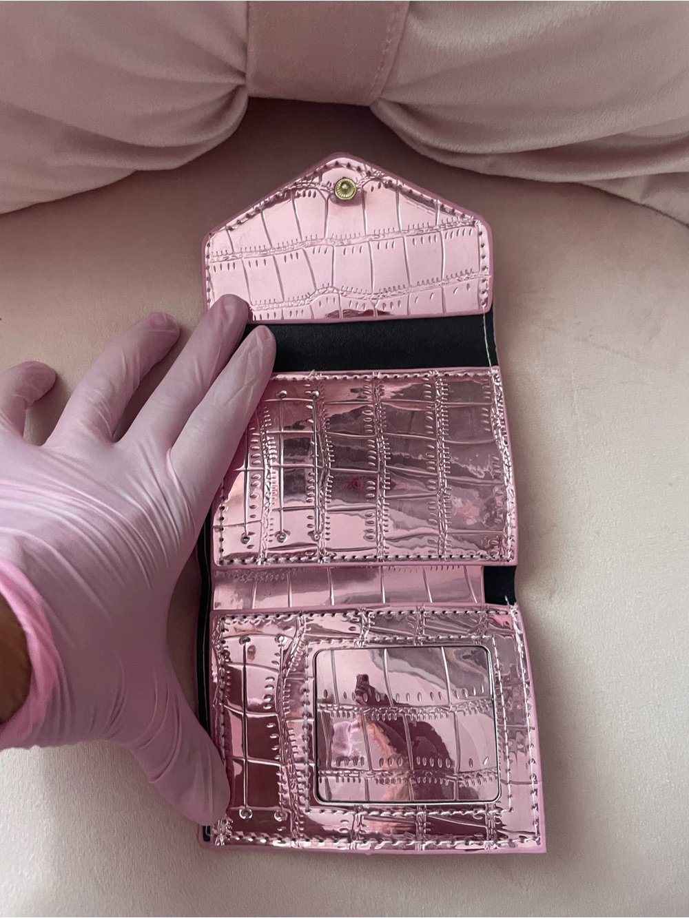 Pink Croc-Embossed Lip Accent Women’s Clutch Wallet - Picture 6 of 6